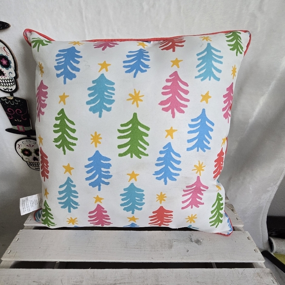 Mainstays Outdoor Throw Pillows -Merry Christmas Y'all  and Gnomes NWT Set of 2 - Picture 3 of 5